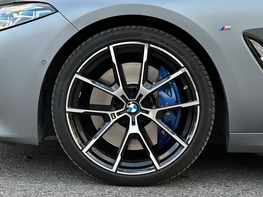 BMW 8 Series — миниатюра 8
