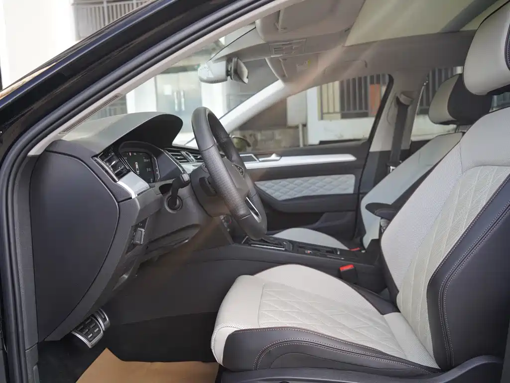 Volkswagen Magotan 2025 330TSI DSG Luxury