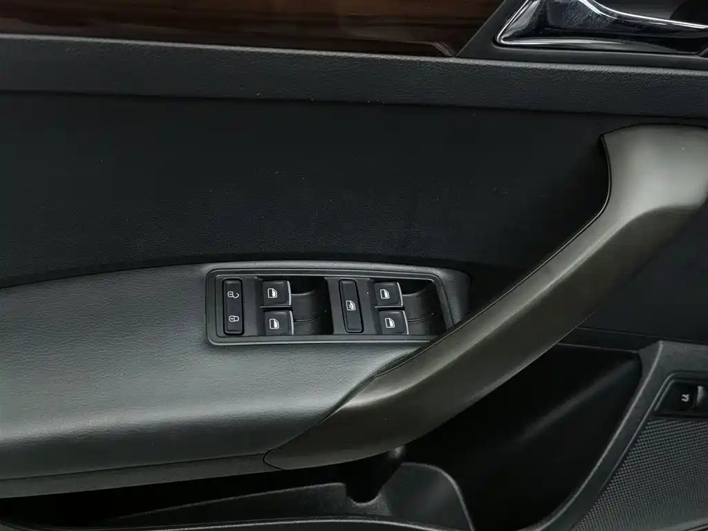 Volkswagen Santana 2013 1.6L AT Luxury