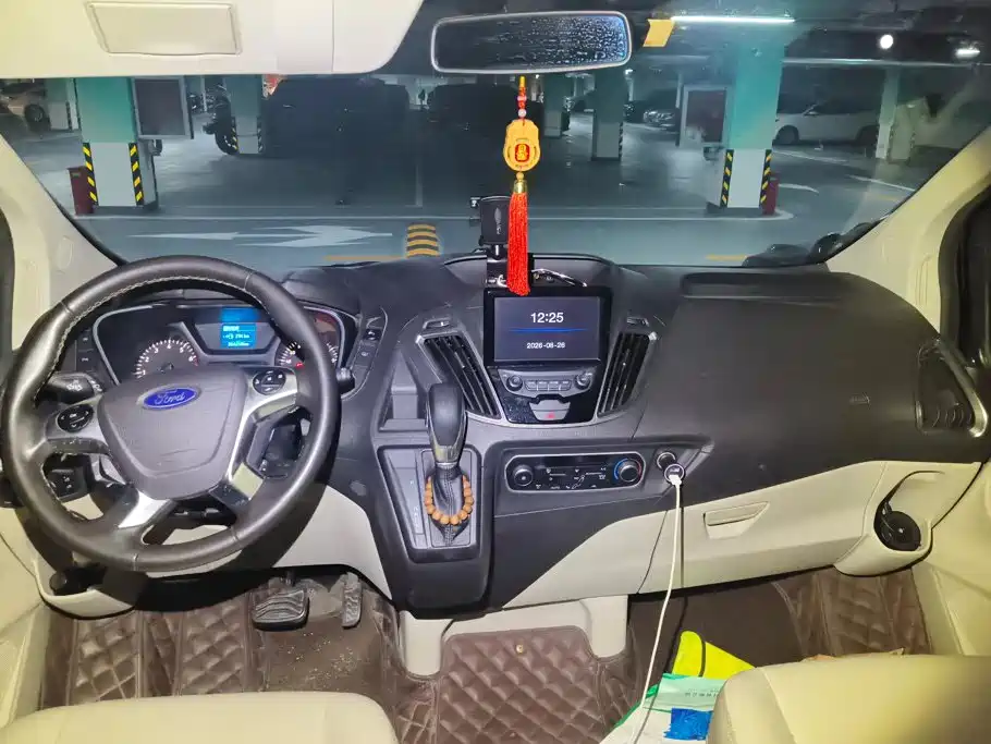 Ford Tourneo — миниатюра 12