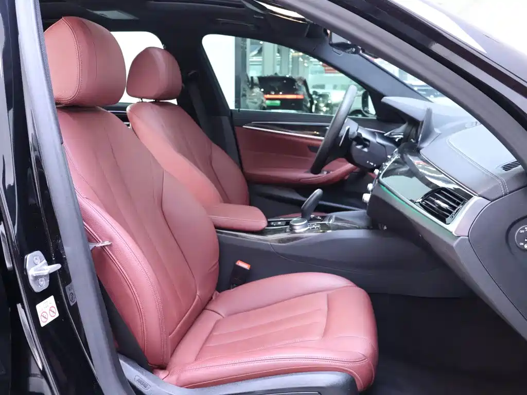 BMW 5 Series — миниатюра 21
