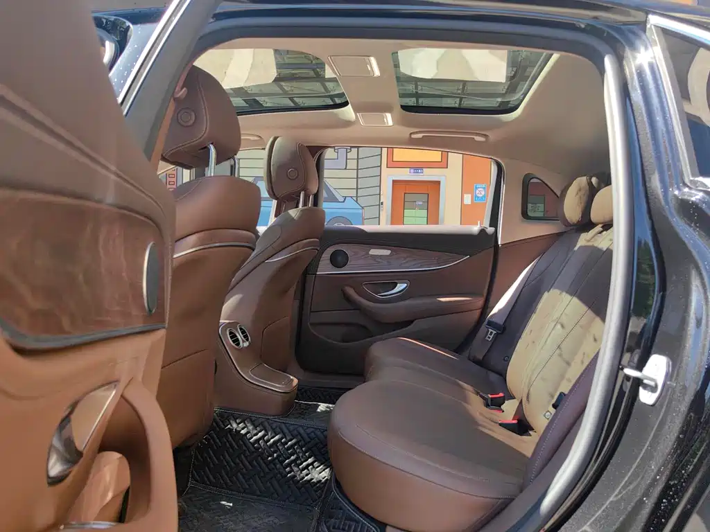 MERCEDES-BENZ E CLASS