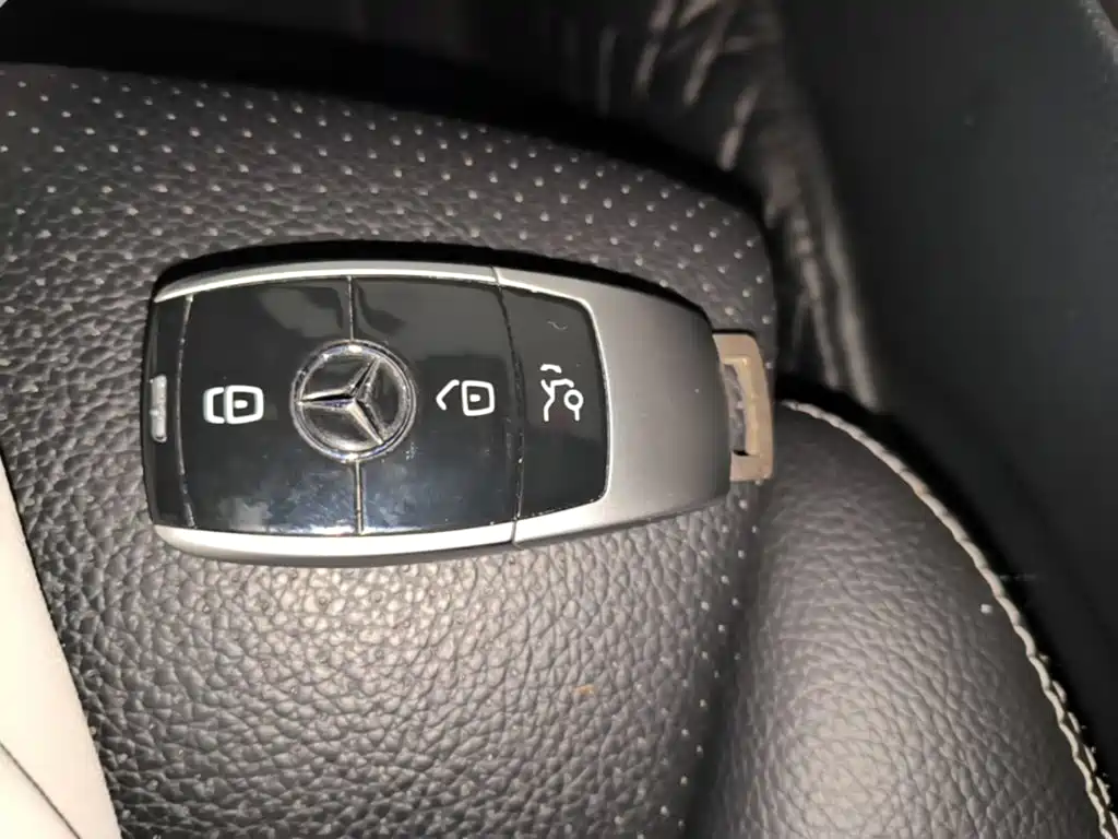 Mercedes-Benz EQC — миниатюра 9