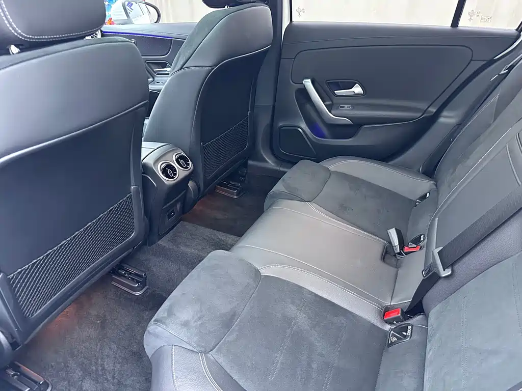 Mercedes-Benz A-Class 2022 — фото 13