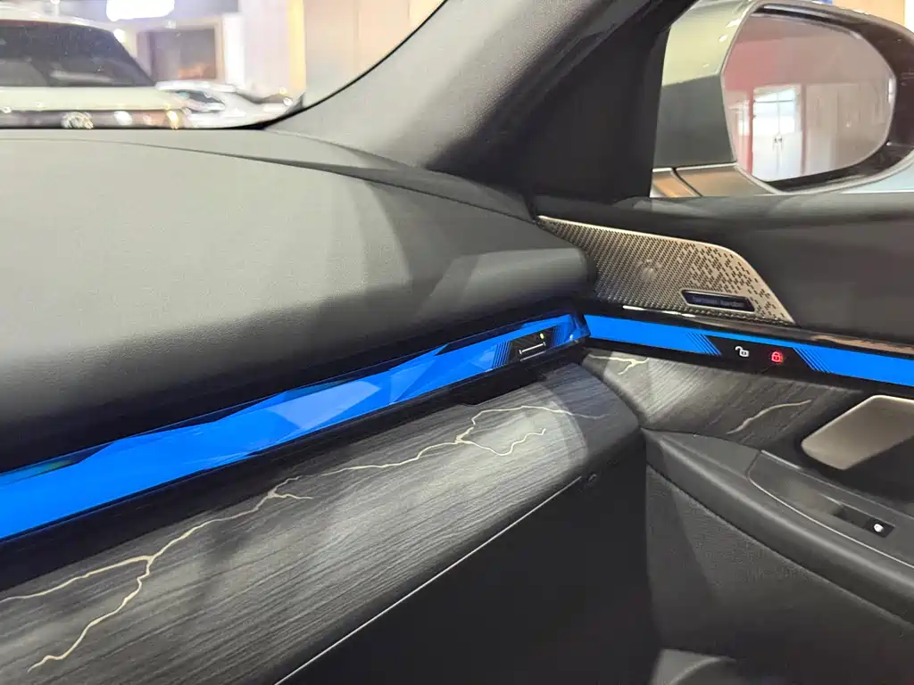 BMW i5 — миниатюра 39