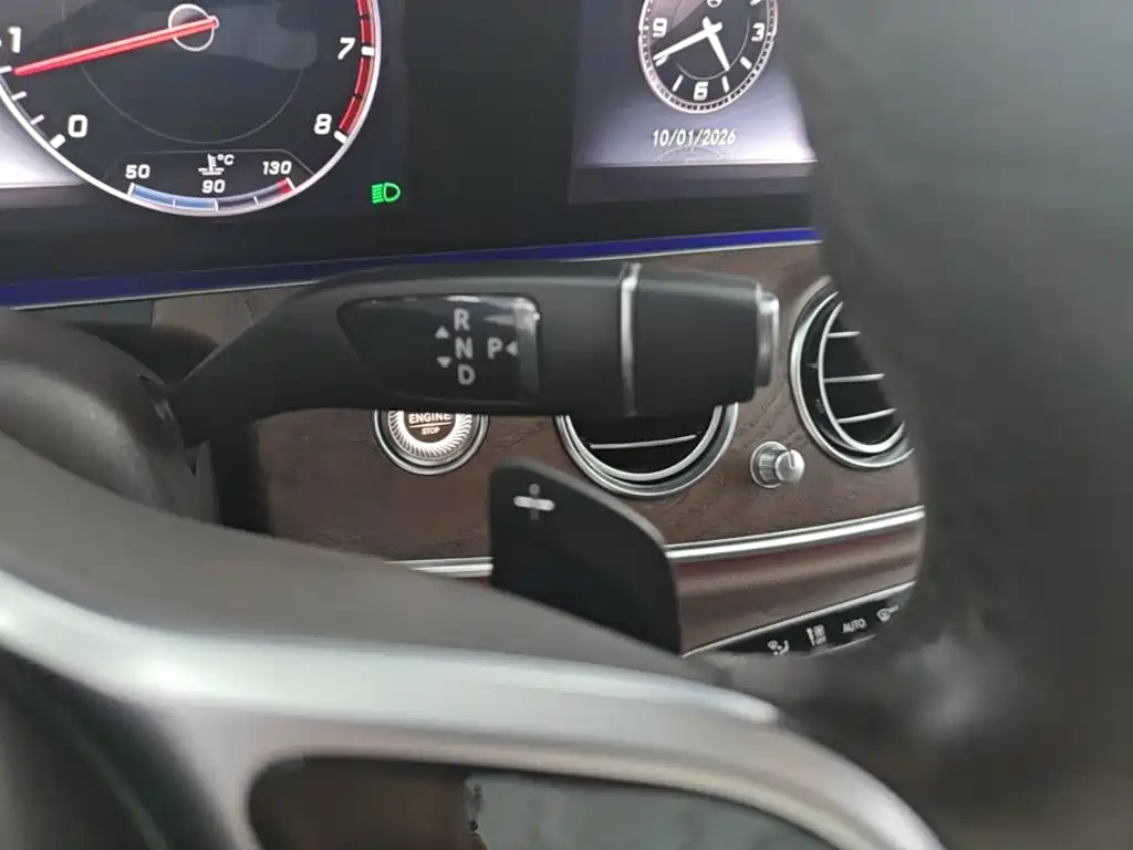 Mercedes-Benz E-Class — миниатюра 14