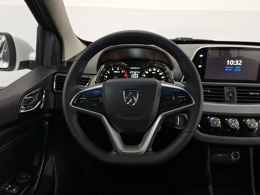 Baojun 310W — миниатюра 11
