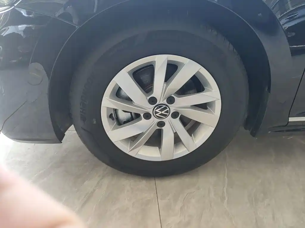 Volkswagen Passat PHEV — миниатюра 23
