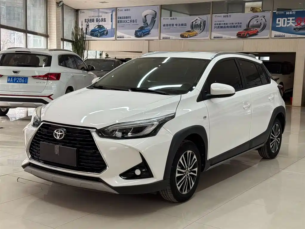 Toyota Yaris L 2022