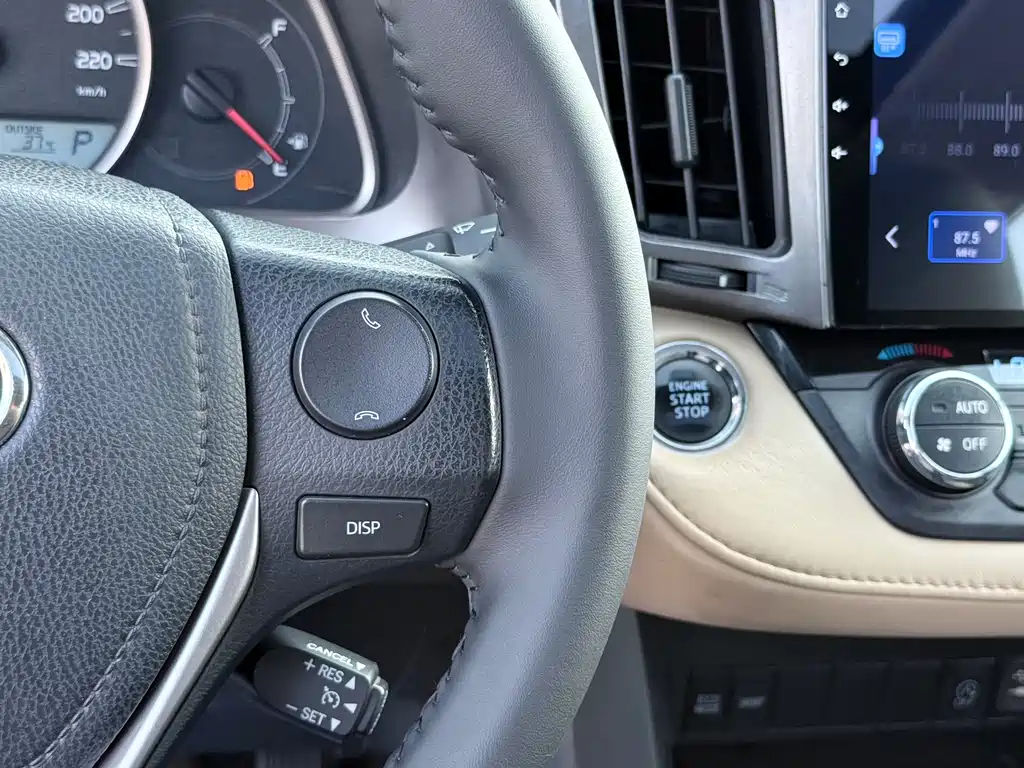 Toyota RAV4 — миниатюра 17