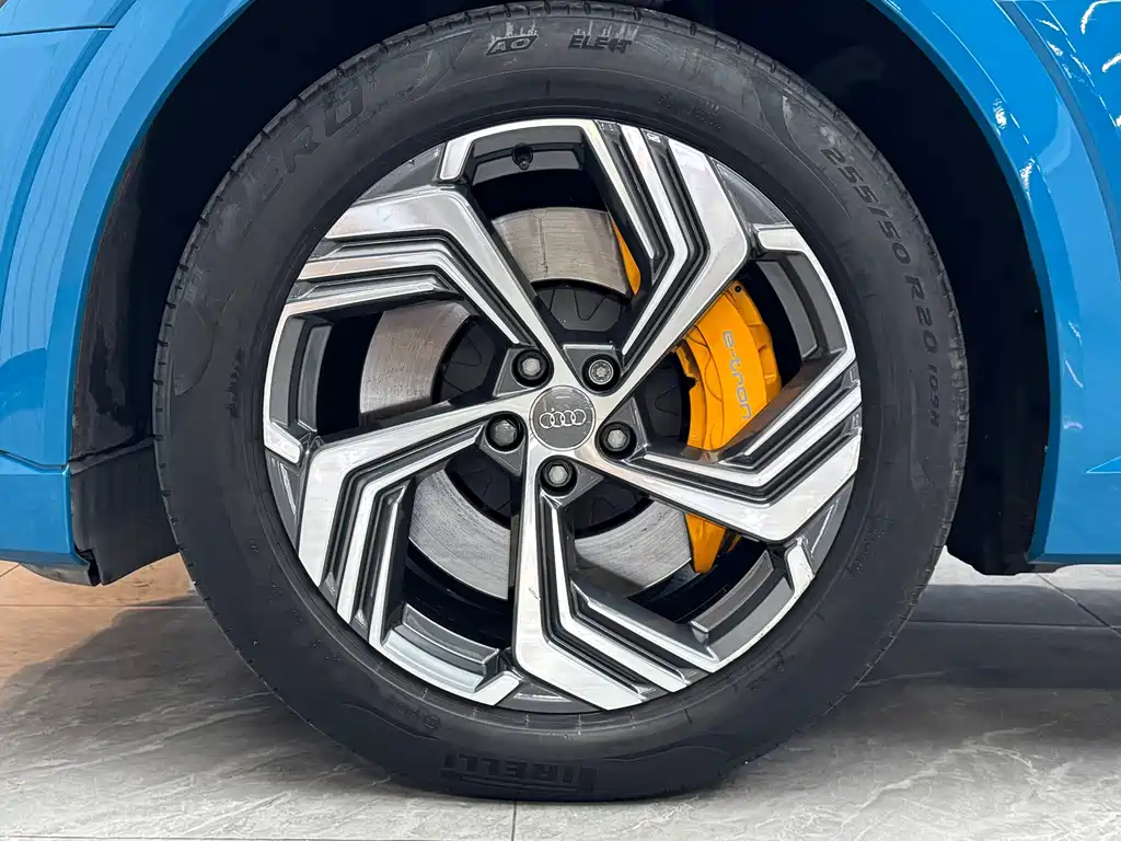 Audi e-tron — миниатюра 18