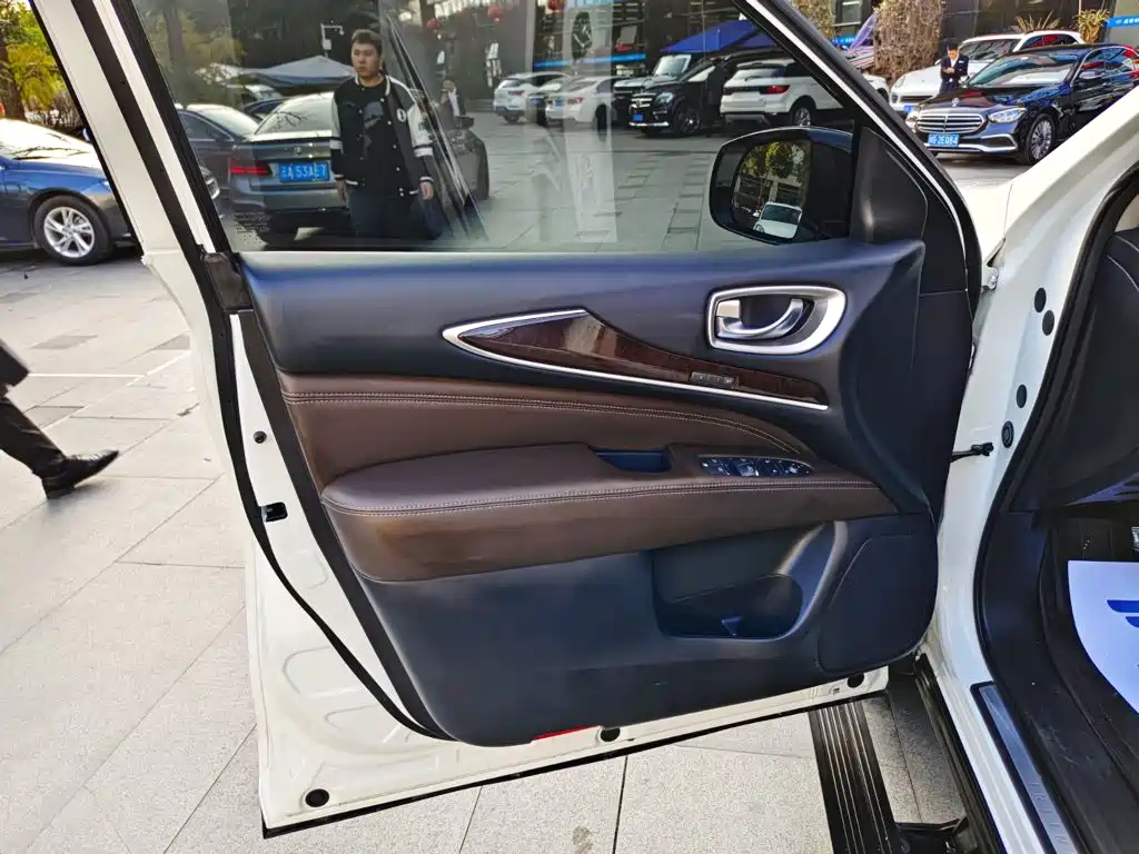 Infiniti QX60 (Import) — миниатюра 6