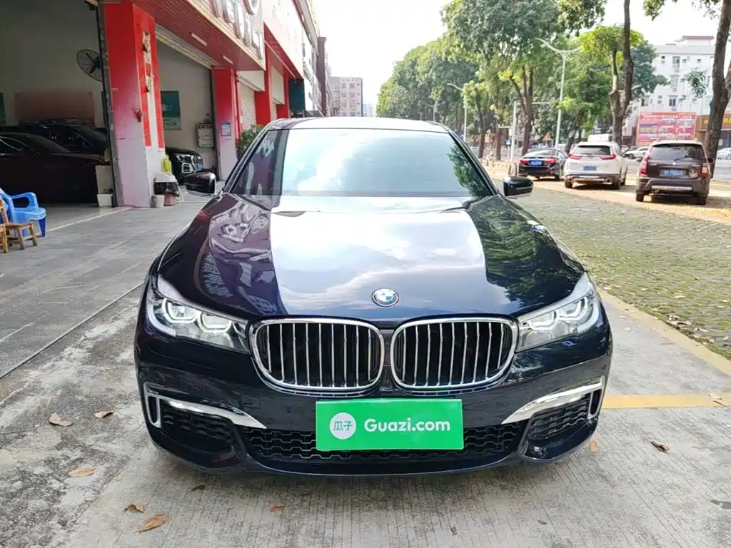 BMW 7 Series — миниатюра 3