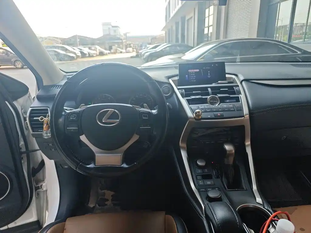 Lexus NX — миниатюра 11