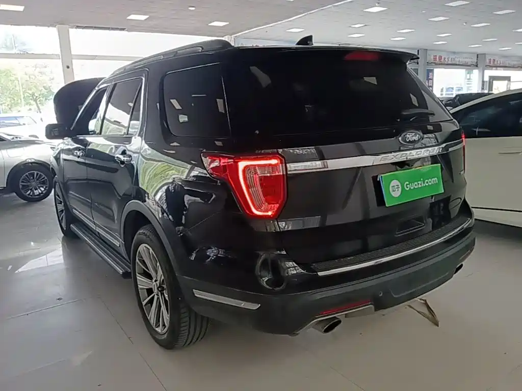 Ford Explorer (Import) — миниатюра 5