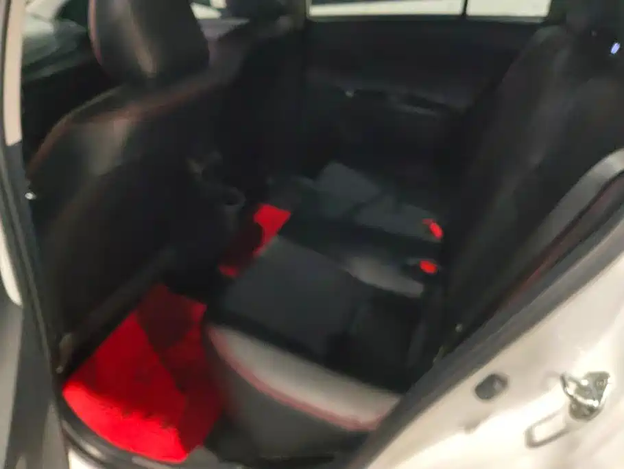 Toyota Yaris L — миниатюра 11
