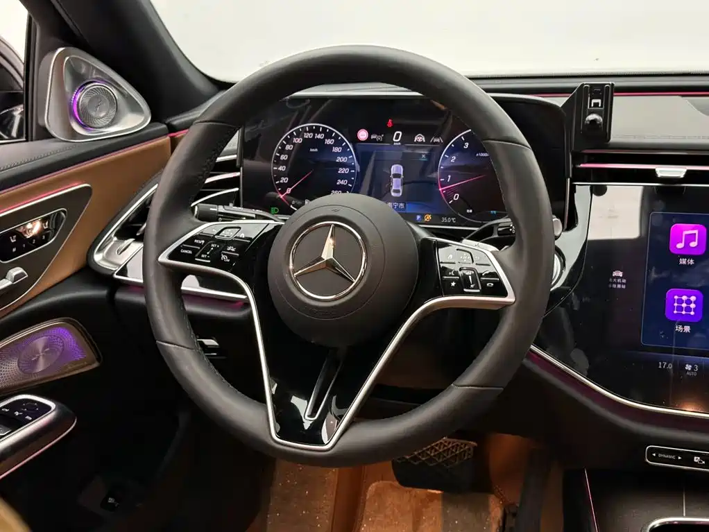 Mercedes-Benz E-Class — миниатюра 12