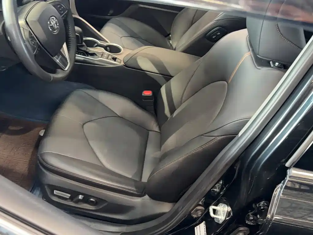 Toyota Camry — миниатюра 8