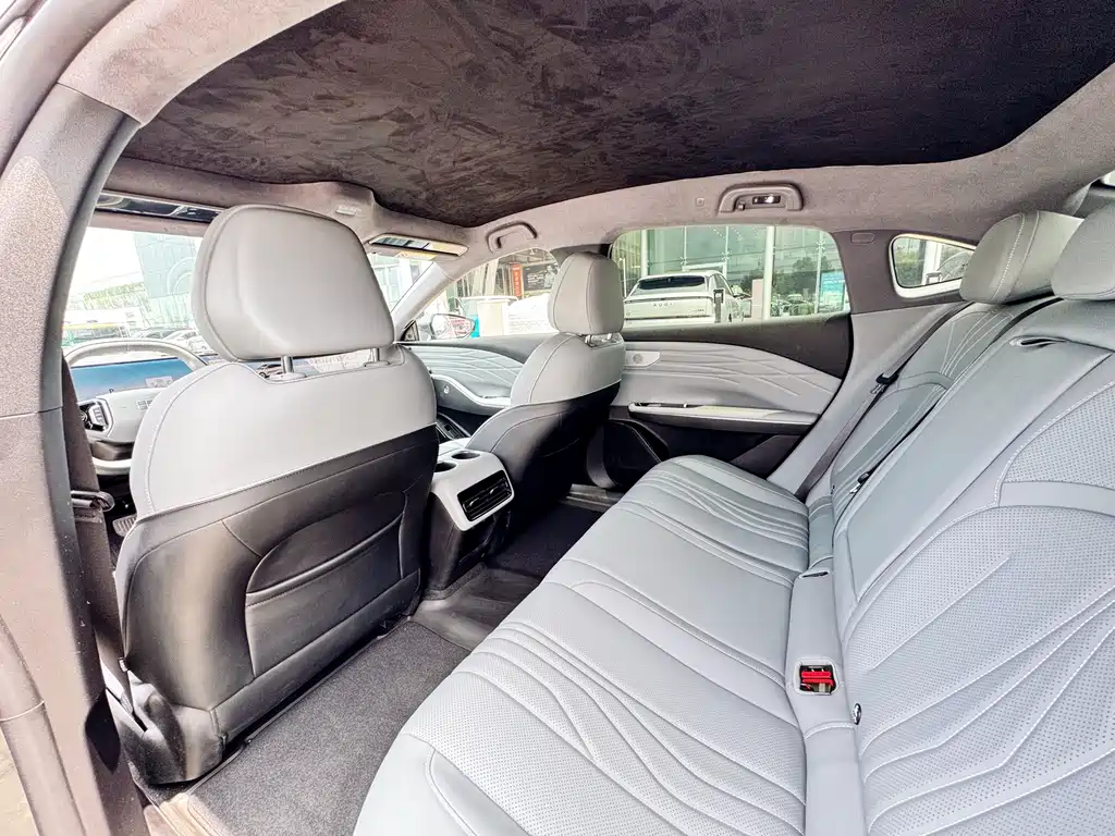 Geely Galaxy Galaxy E8 E8 2024 665km