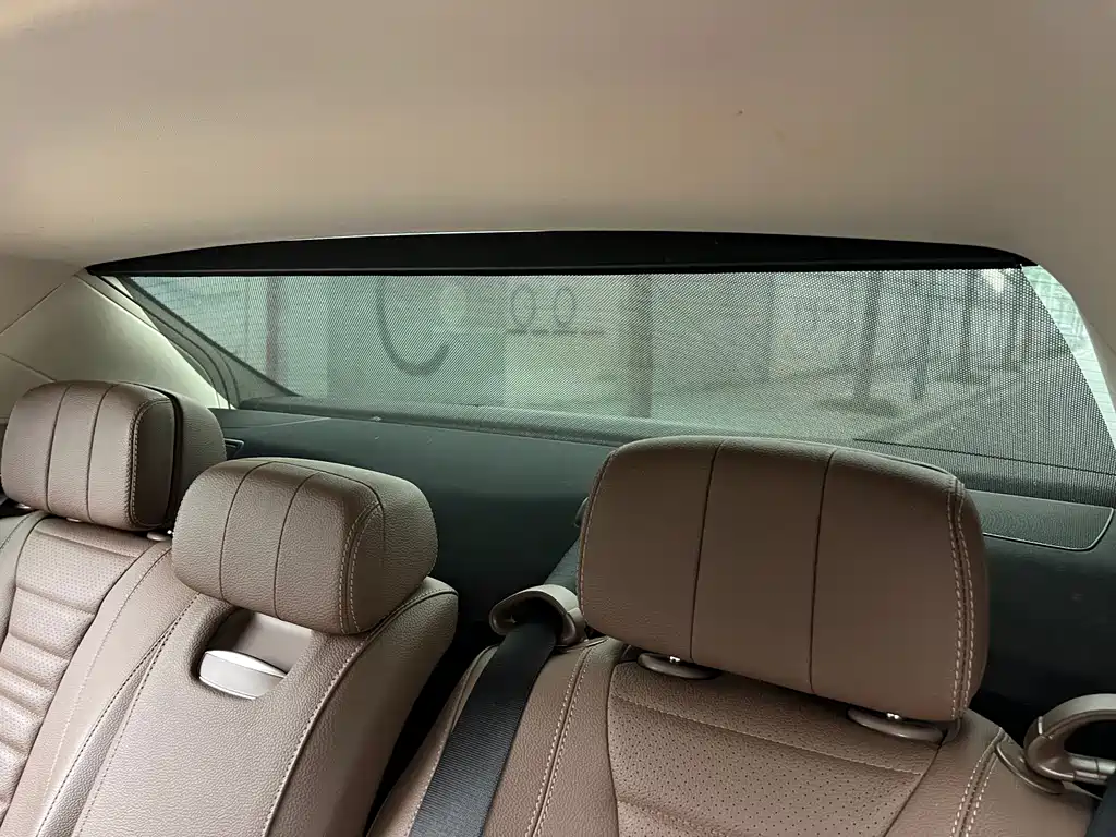 Mercedes-Benz E-Class — миниатюра 12