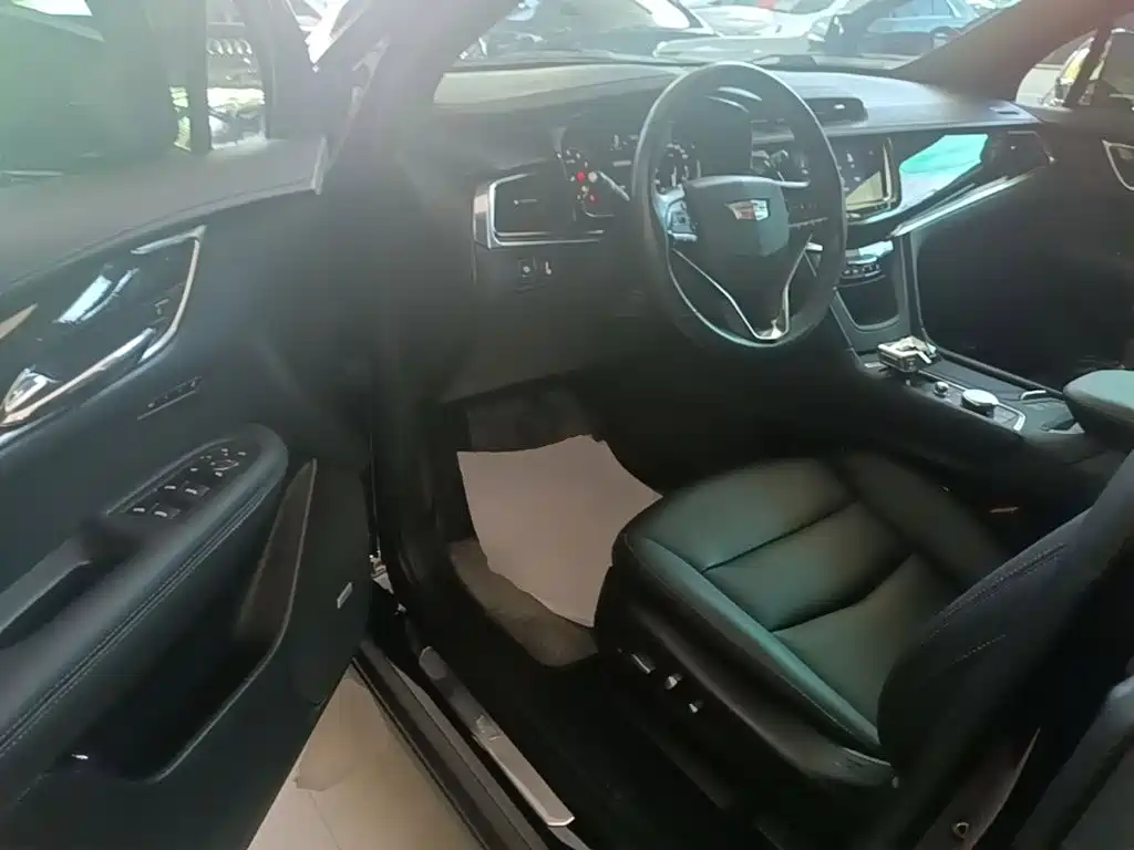 Cadillac XT6 — миниатюра 16