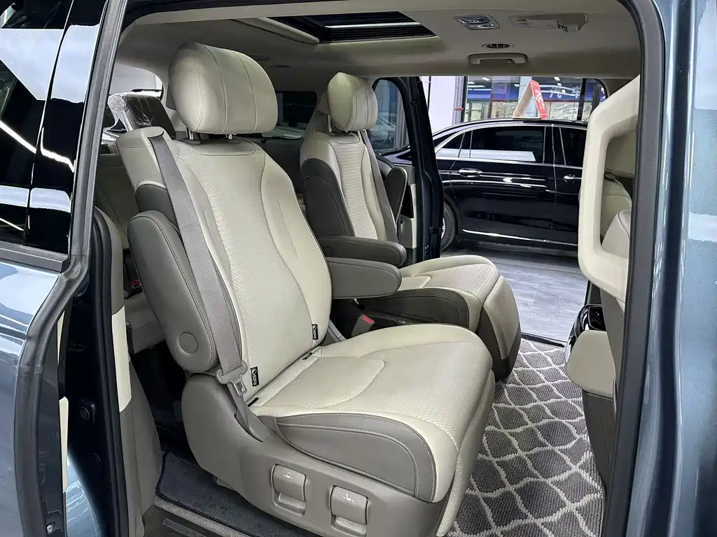 Kia Carnival — миниатюра 13