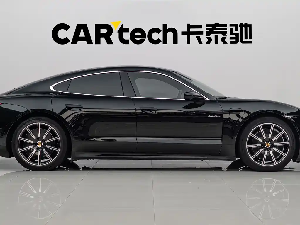 Porsche Taycan — миниатюра 11