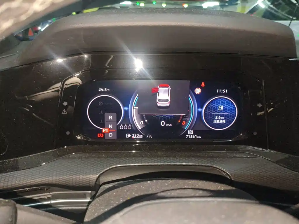 Volkswagen Golf GTI — миниатюра 12