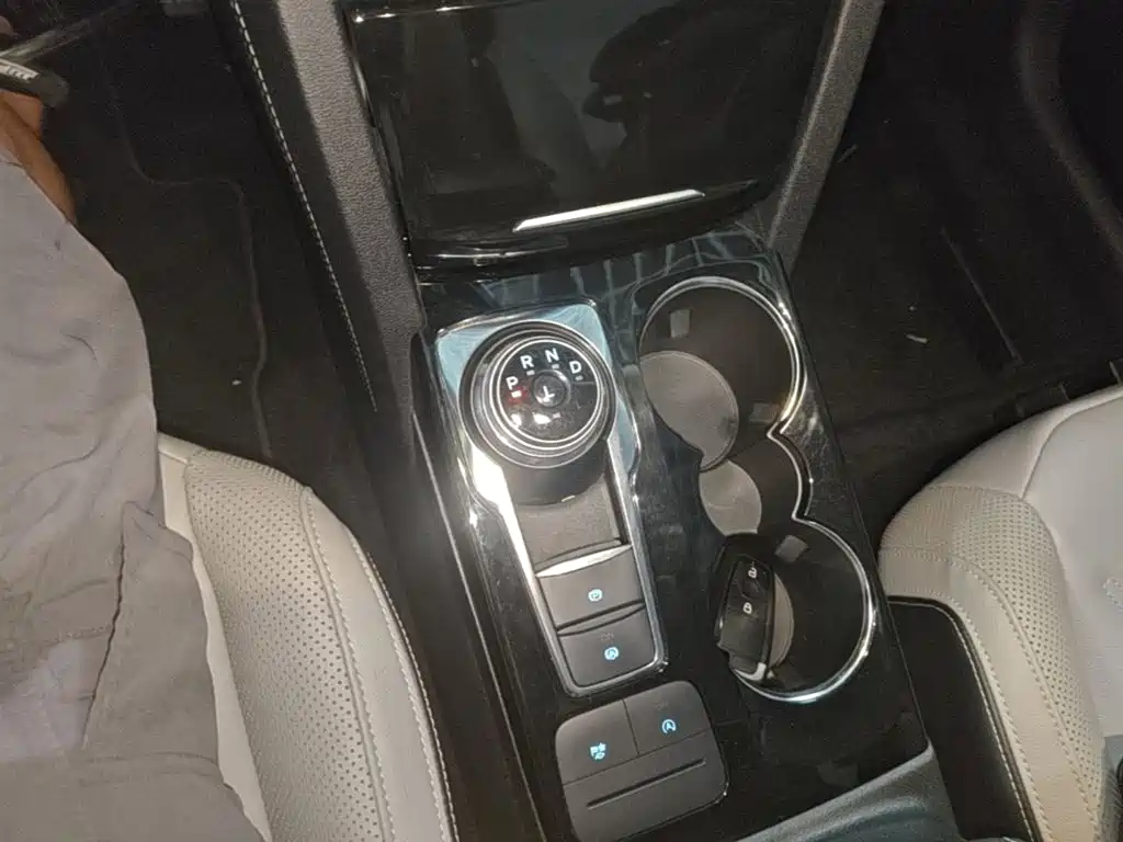 Ford Escape — миниатюра 14