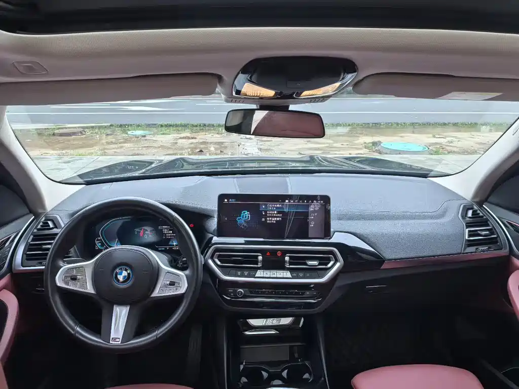 BMW iX3 2024 Lead