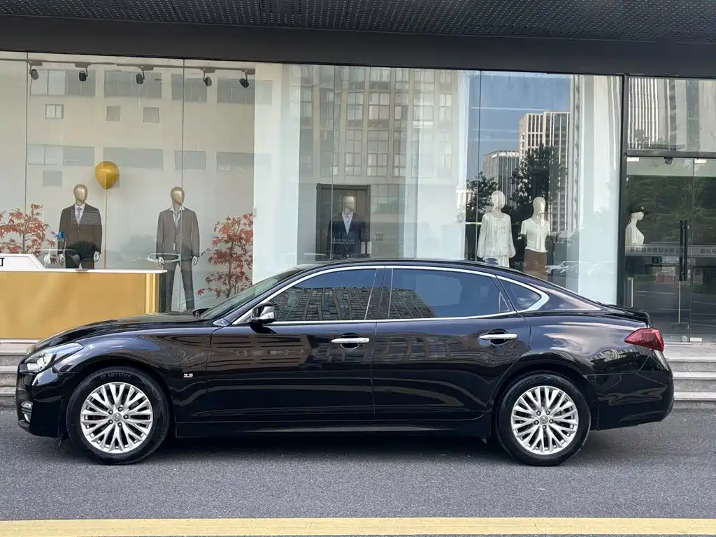 Infiniti Q70 — миниатюра 3