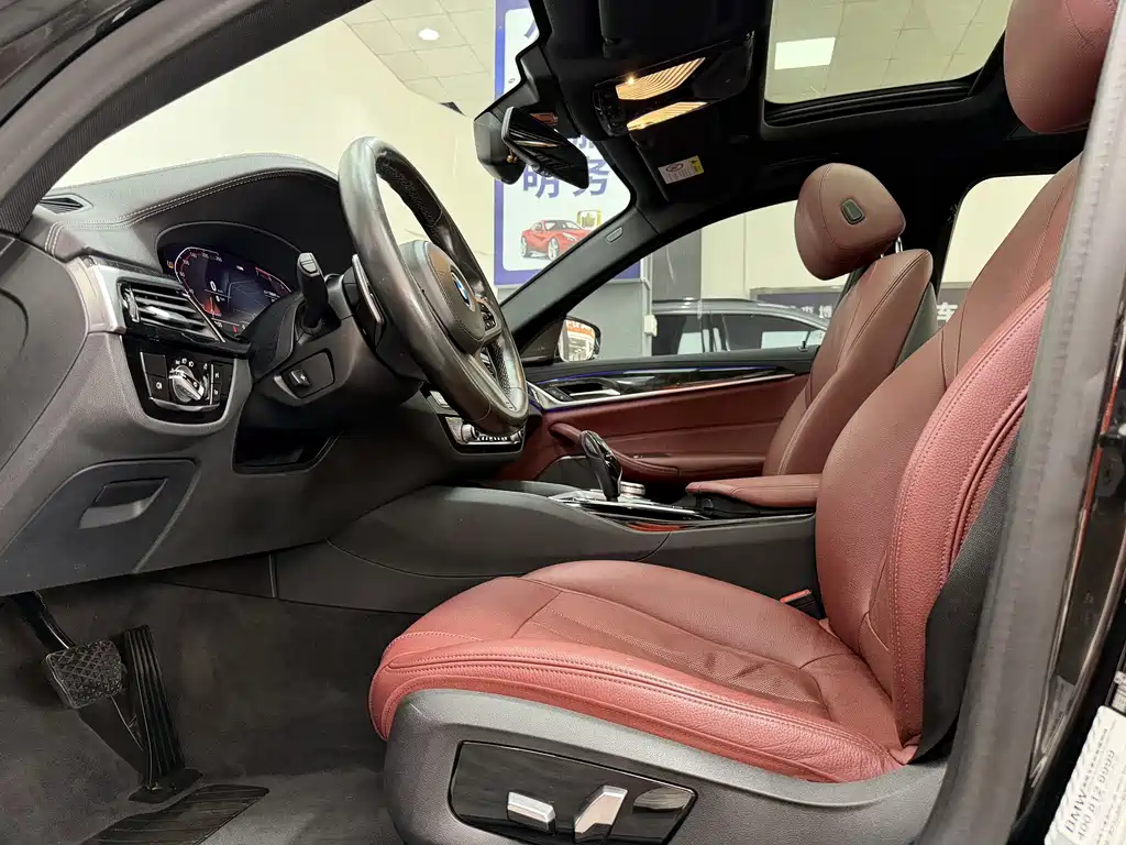 BMW 5 Series — миниатюра 4