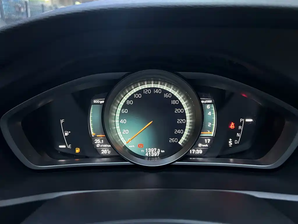 Volvo V40 — миниатюра 16