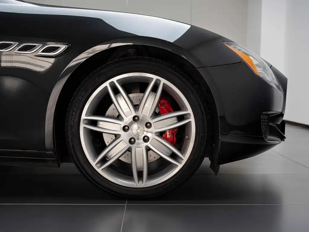 Maserati Quattroporte — миниатюра 8
