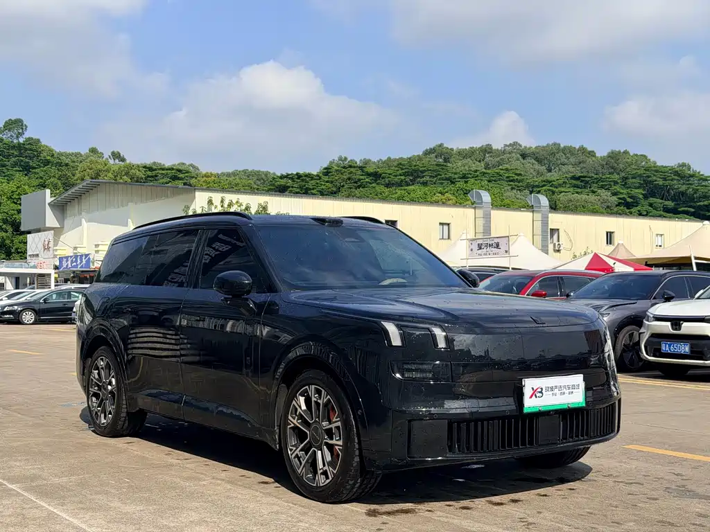 Lynk & Co 900 — миниатюра 4