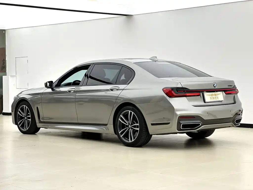 BMW 7 Series — миниатюра 3