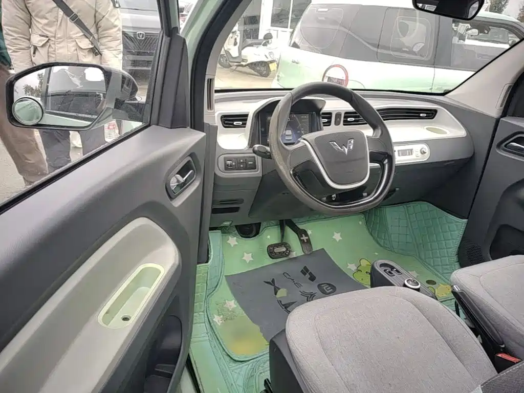 Wuling Hongguang Mini EV 2020 — фото 15