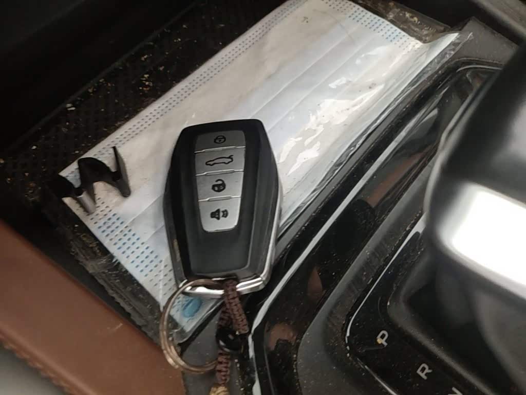 Geely Emgrand X6 1.4 л 2022 г. Чёрный, пробег 49400 км