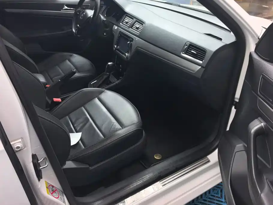 Volkswagen Lavida — миниатюра 8