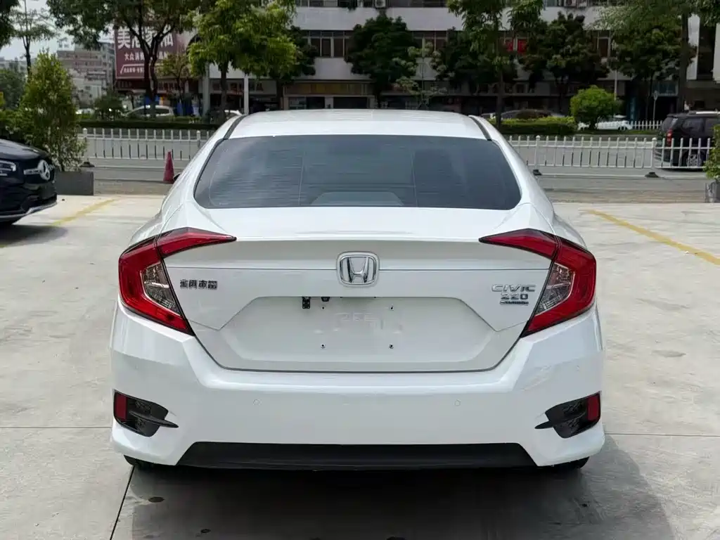 Honda Civic 2016 220TURBO CVT Luxury