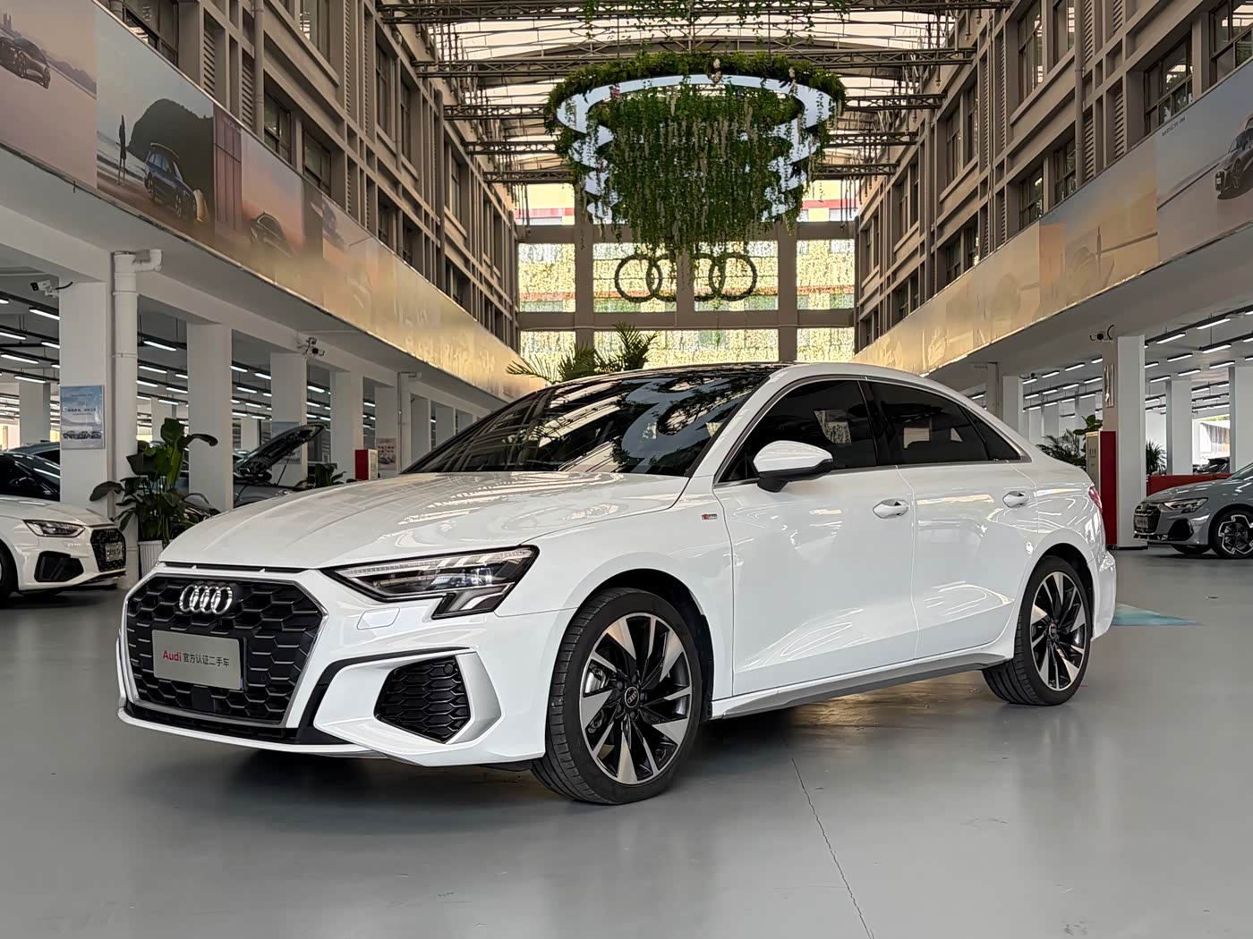 Audi A3 1.4 л 2024 г. Белый, пробег 25000 км