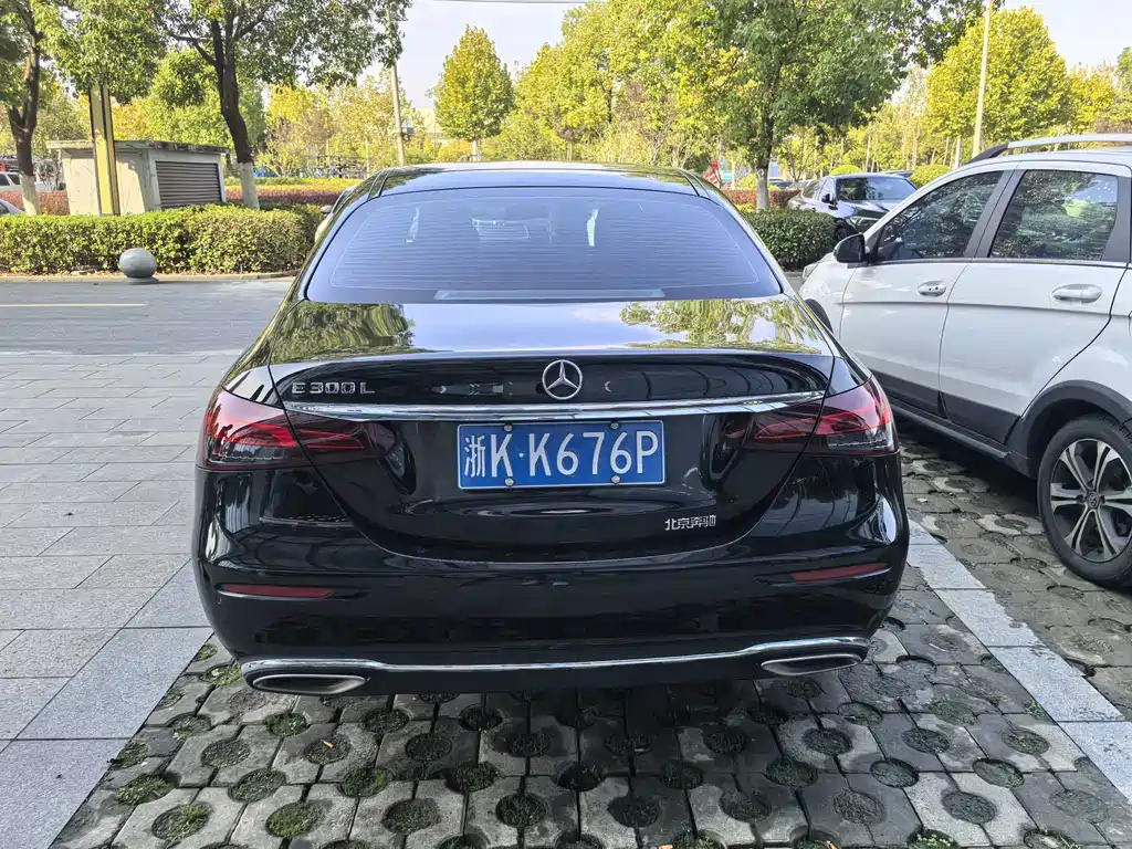 Mercedes-Benz E-Class 2023 — фото 8