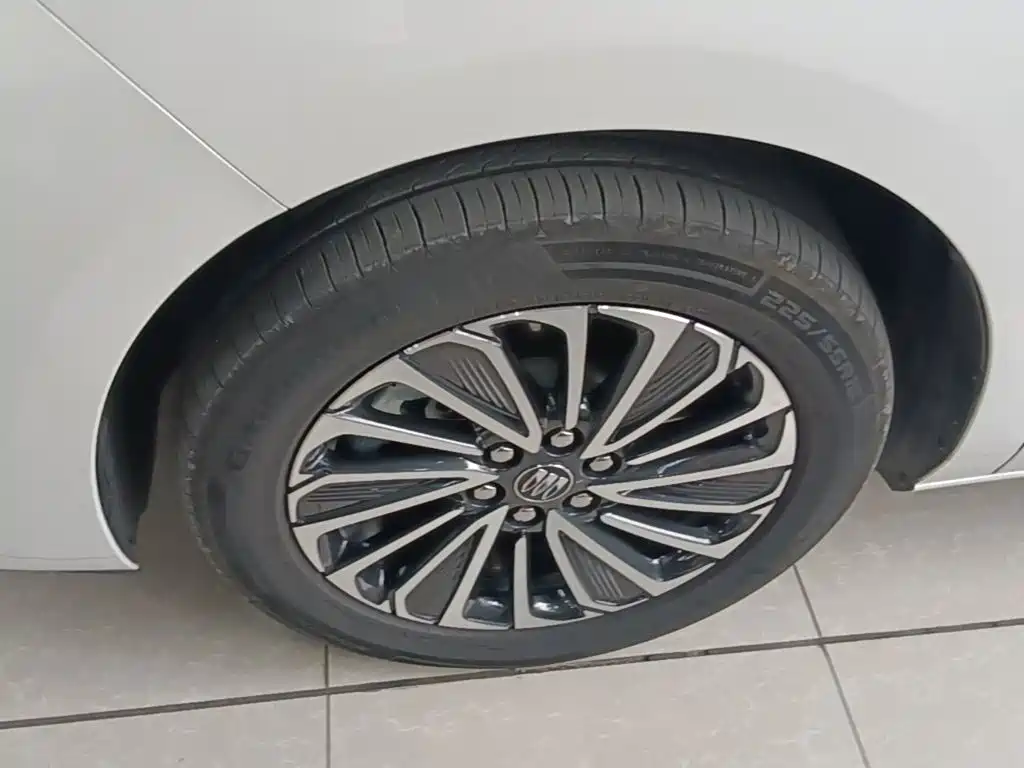 Buick GL8 Hybrid — миниатюра 23