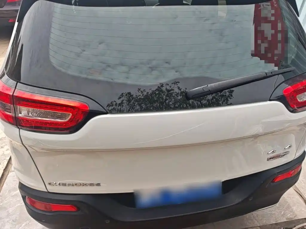 Jeep Cherokee — миниатюра 6