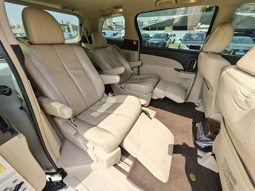 Toyota Previa — миниатюра 14