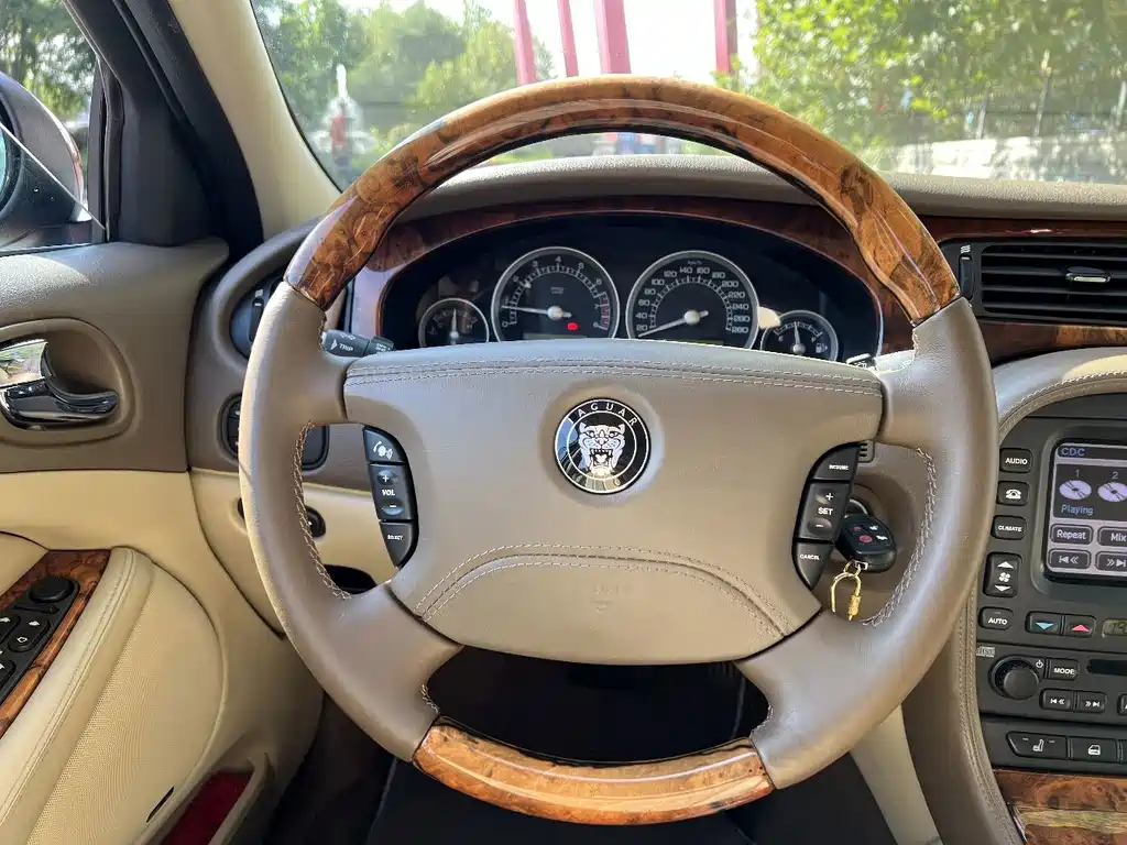 Jaguar S-TYPE — миниатюра 9