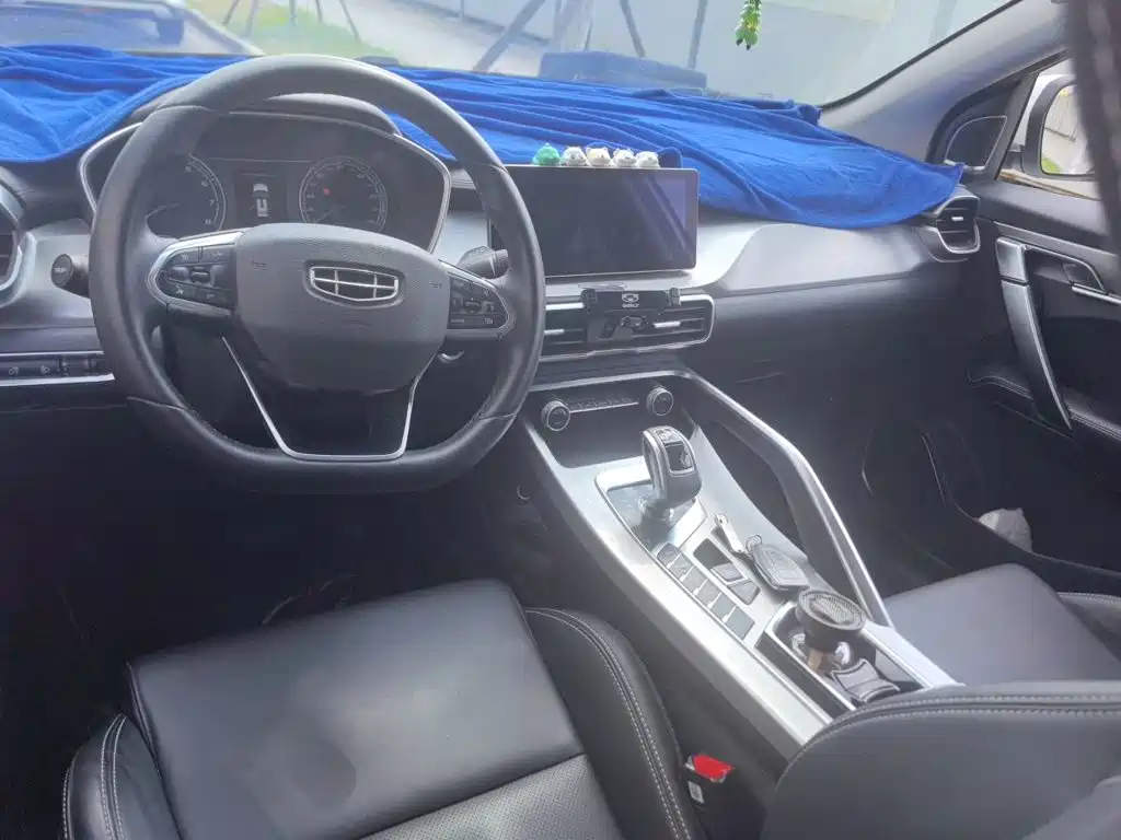 Geely Binyue — миниатюра 10