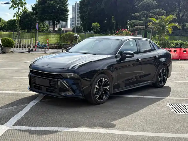 2025 Lynk & Co 03