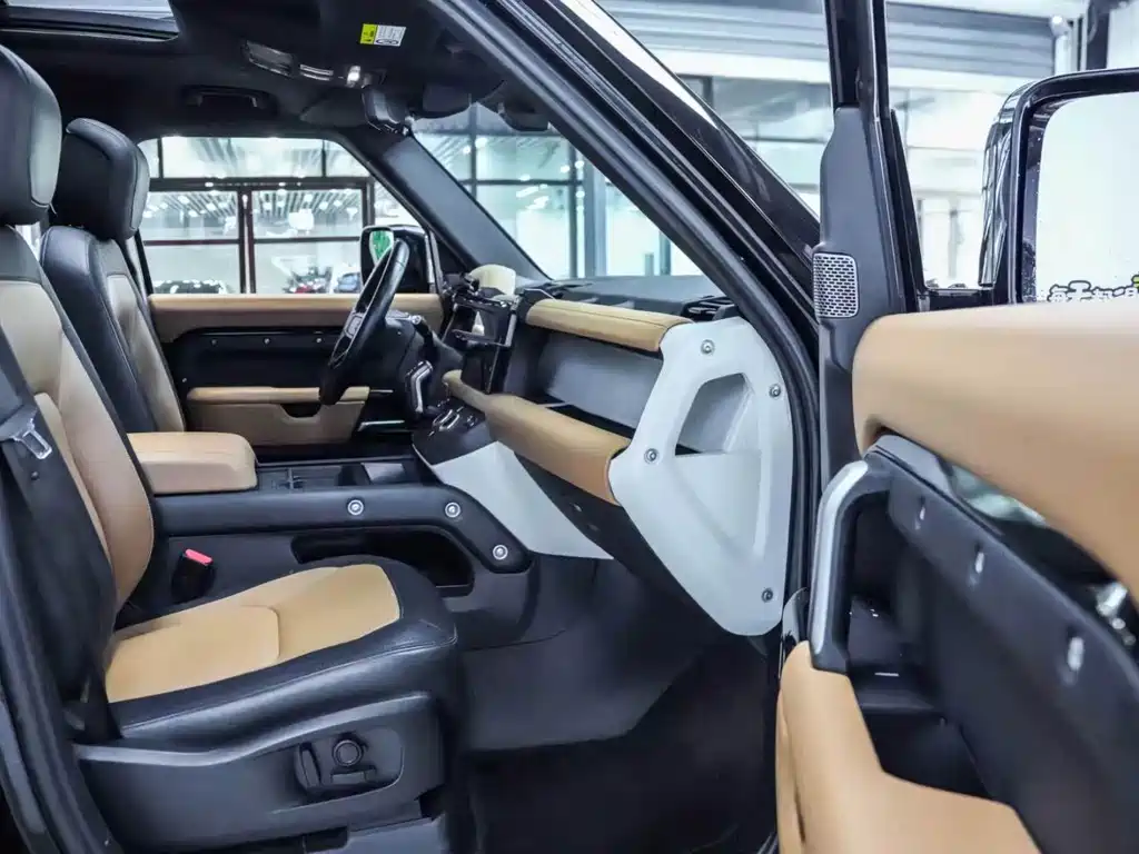 Land Rover Defender — миниатюра 8