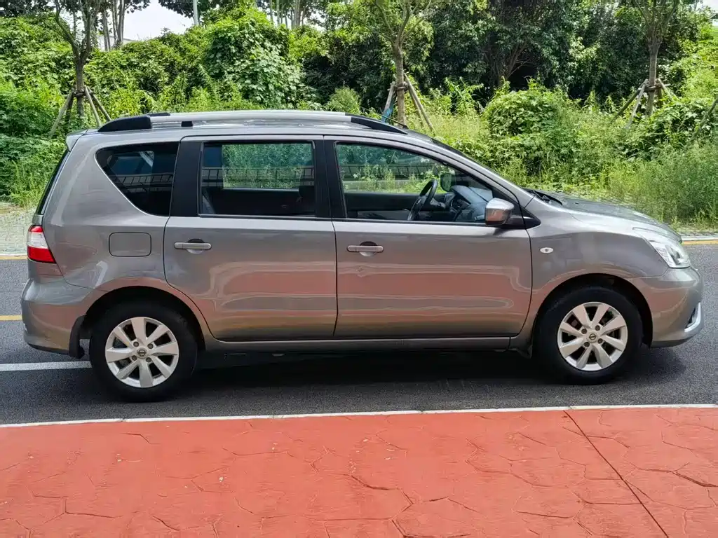 Nissan Livina — миниатюра 11